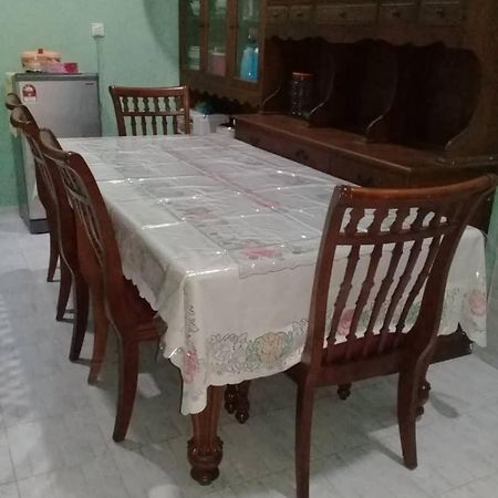 Amimas Homestay Kampong Bagan Samak Εξωτερικό φωτογραφία