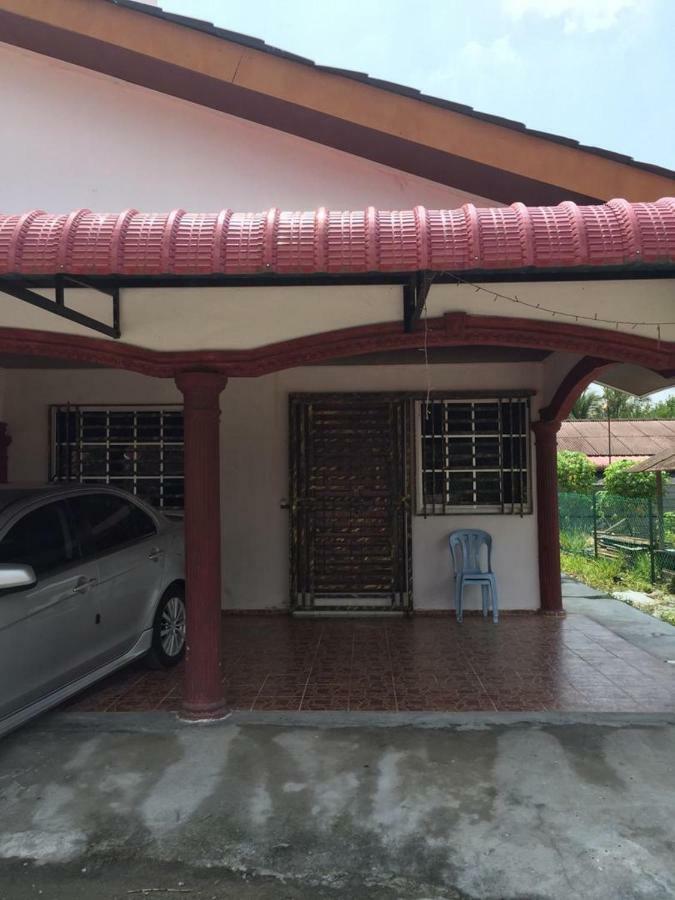 Amimas Homestay Kampong Bagan Samak Εξωτερικό φωτογραφία